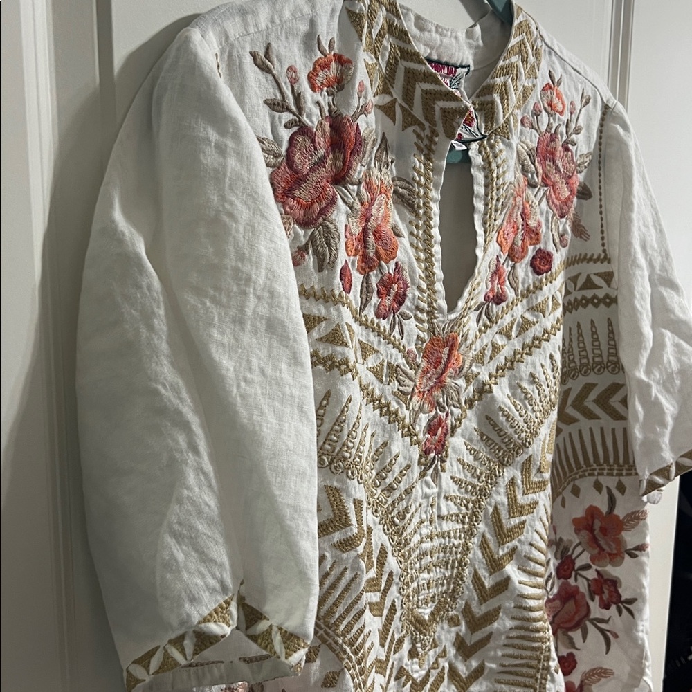 Johnny Was Rianne top medium white floral linen embossed - Picture 7 of 9
